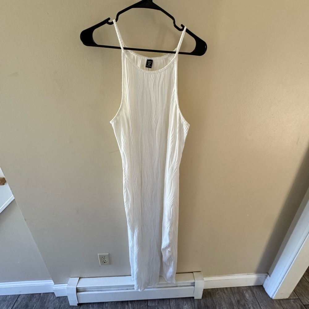 White Sleeveless Maxi Dress